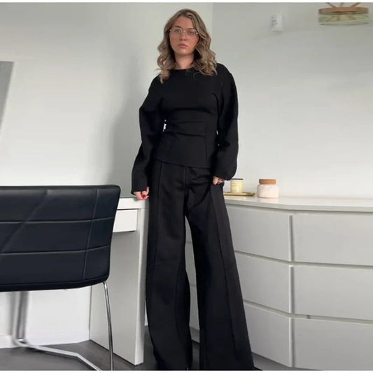 Women's set: slim-fit sweatshirt and wide-legged trousers